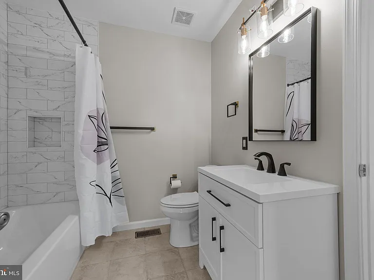115 Goldfinch Ct #237 — Photo 23