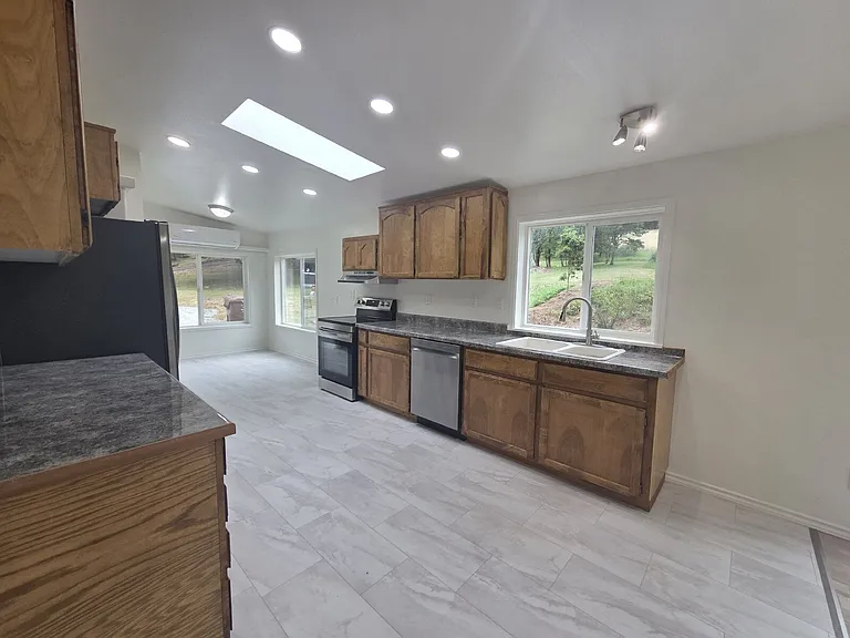 3950 Shoestring Rd — Photo 7