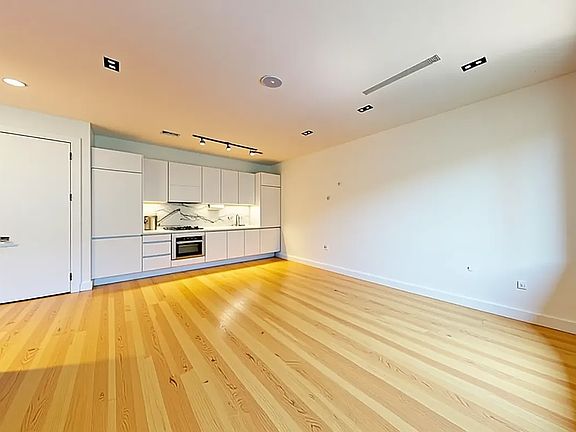 2nd image of 1202 Decatur St #302