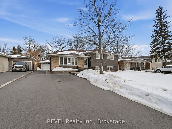 3rd image of 13 Crestcombe Rd