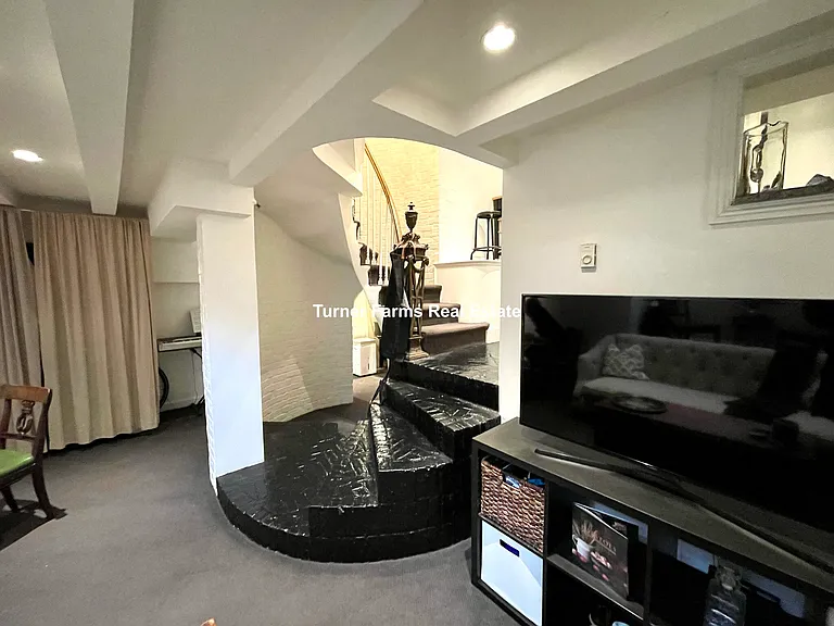 113 Beacon St #B — Photo 14
