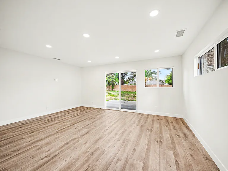 8738 Monogram Ave — Photo 20