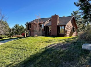5559 Wildwood Dr, Rapid City, SD 57702