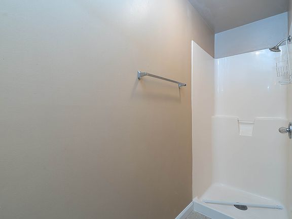 4th image of 206 4th St SE Unit A2