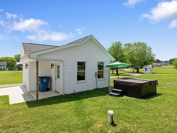 4th image of 9883 Gerig Rd