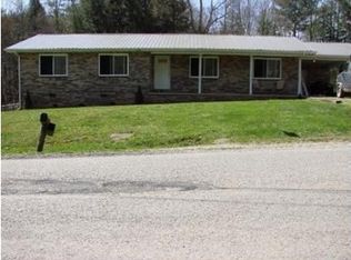 1104 Phillips Flats Rd, Oneida, TN 37841