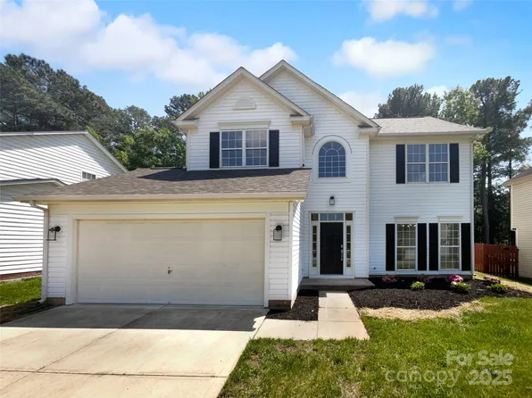 9830 Sandman Ln, Charlotte, NC 28216