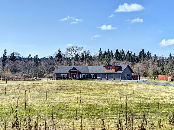 www.LamoureuxRealEstate.com