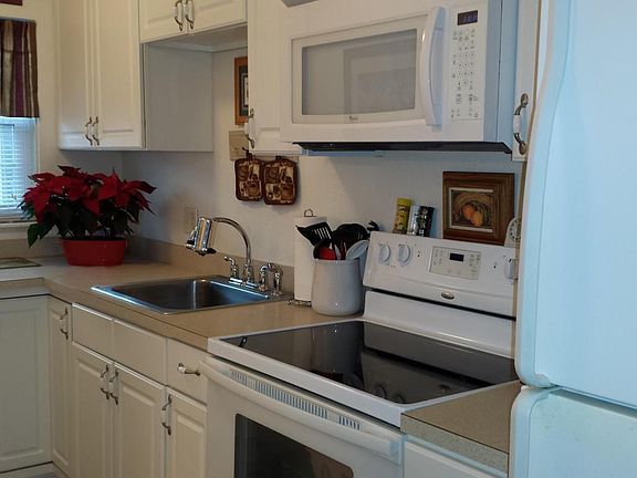 4th image of 390 W Cocoa Beach Cswy APT 19-3