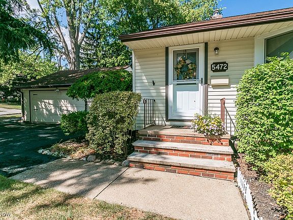 2nd image of 5472 Harmony Ln