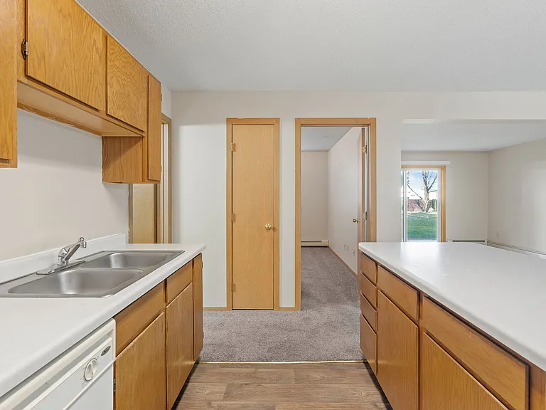 Wyndemere Apartments — Photo 45
