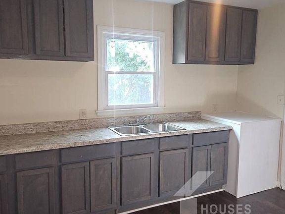 3rd image of 44 Bagwell Cir