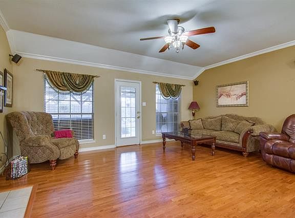 4th image of 544 Asbury Dr
