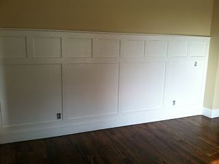 Dining w/wainscotting