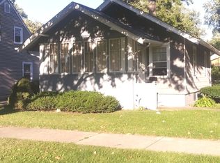 133 S Du Bois Ave, Elgin, IL 60123