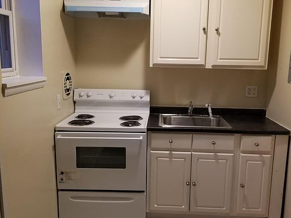 2nd image of 154 Fountain St APT 2SH