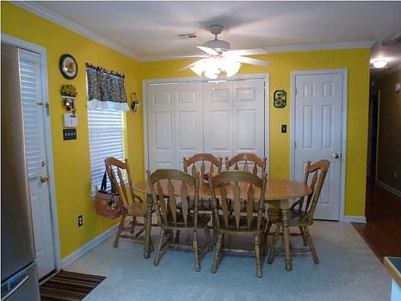4th image of 213 Kelso Dr