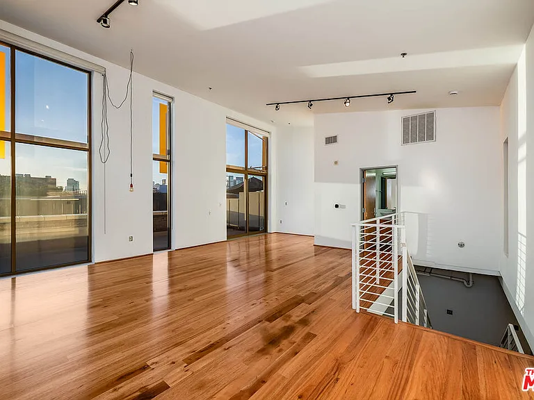 1850 Industrial St #106 — Photo 32