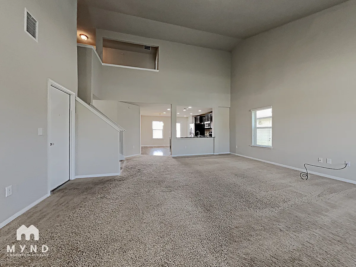 Building Photo - 717 Pinnacle Dr
