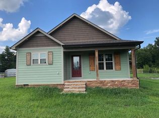 465 Oakwood Ln, Tullahoma, TN 37388