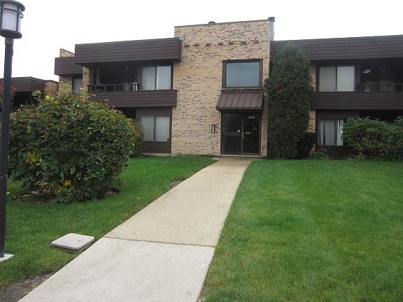 2nd image of 1411 N Sterling Ave Unit 103