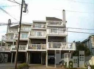 6 E Atlanta St, Wrightsville Beach, NC 28480