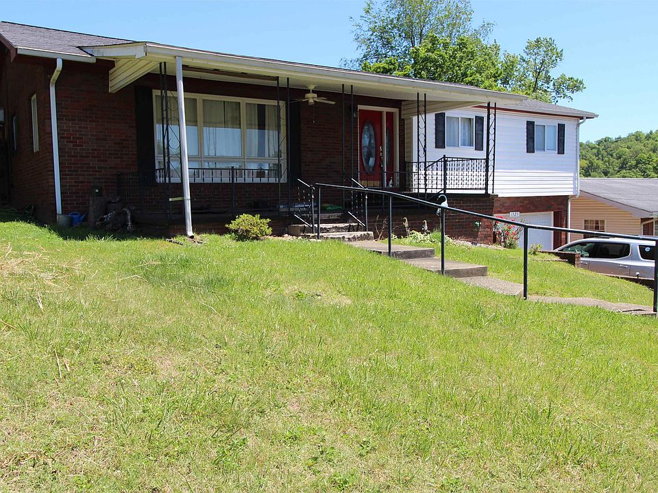1st image of 1525 Greenbrier Dr