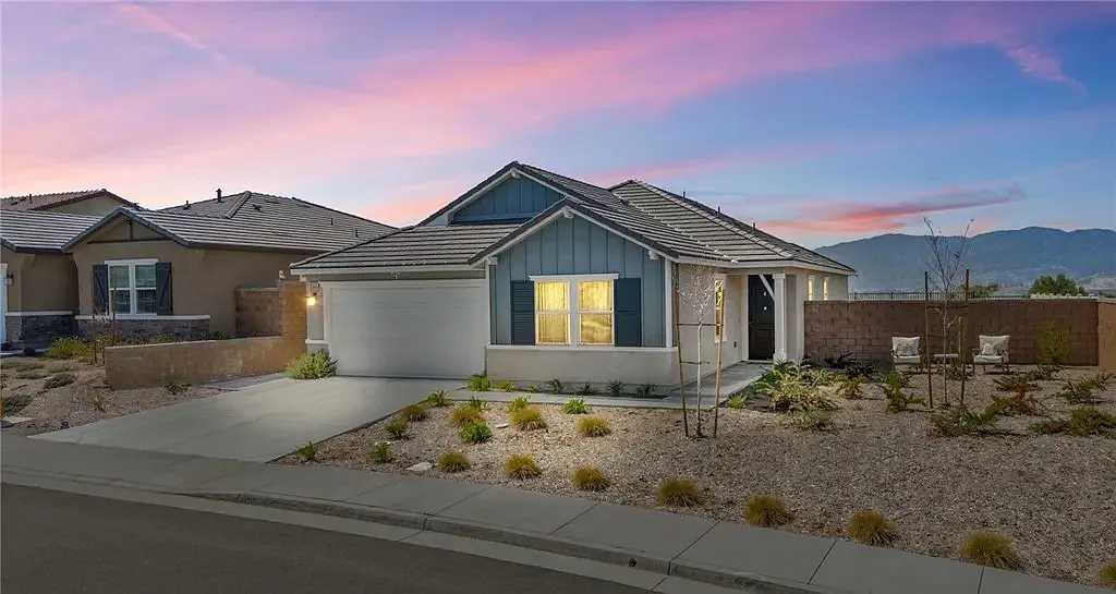 4 bed, 2203 sqft, $3,700 — Photo 1