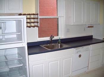 4th image of 229 Noble St