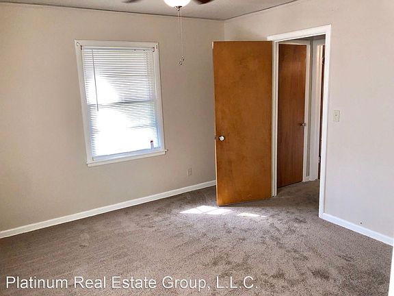 5th image of 4727 Cass St #11