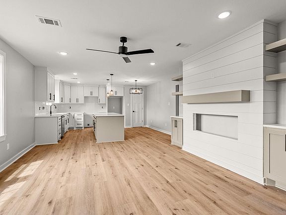 4th image of 10309 Nash Ln