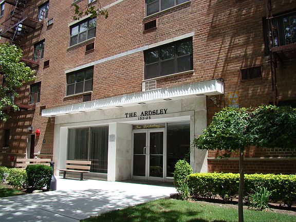 2nd image of 15325 88th St APT 2L