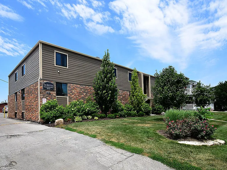 The Belmont Apartments — Photo 15