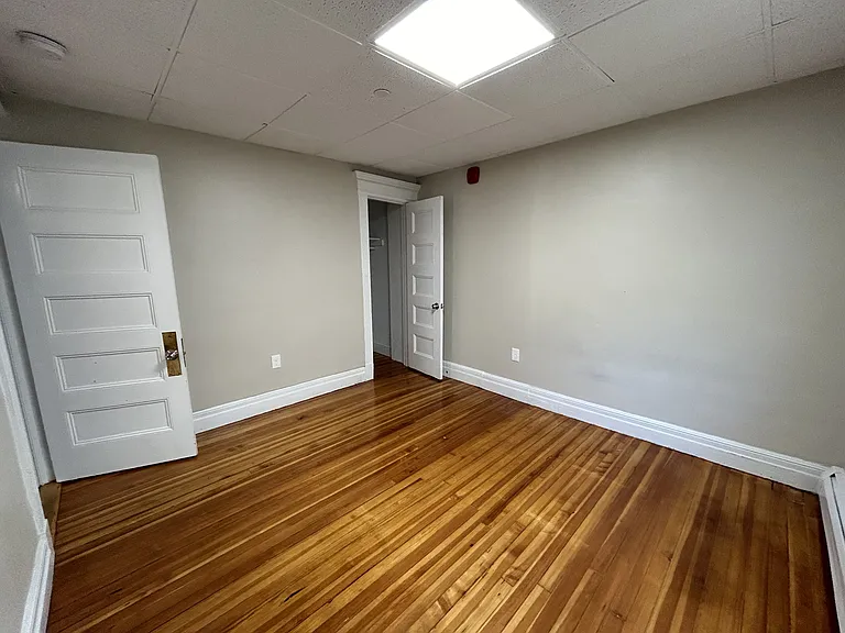 36 Roxbury St #1 — Photo 8