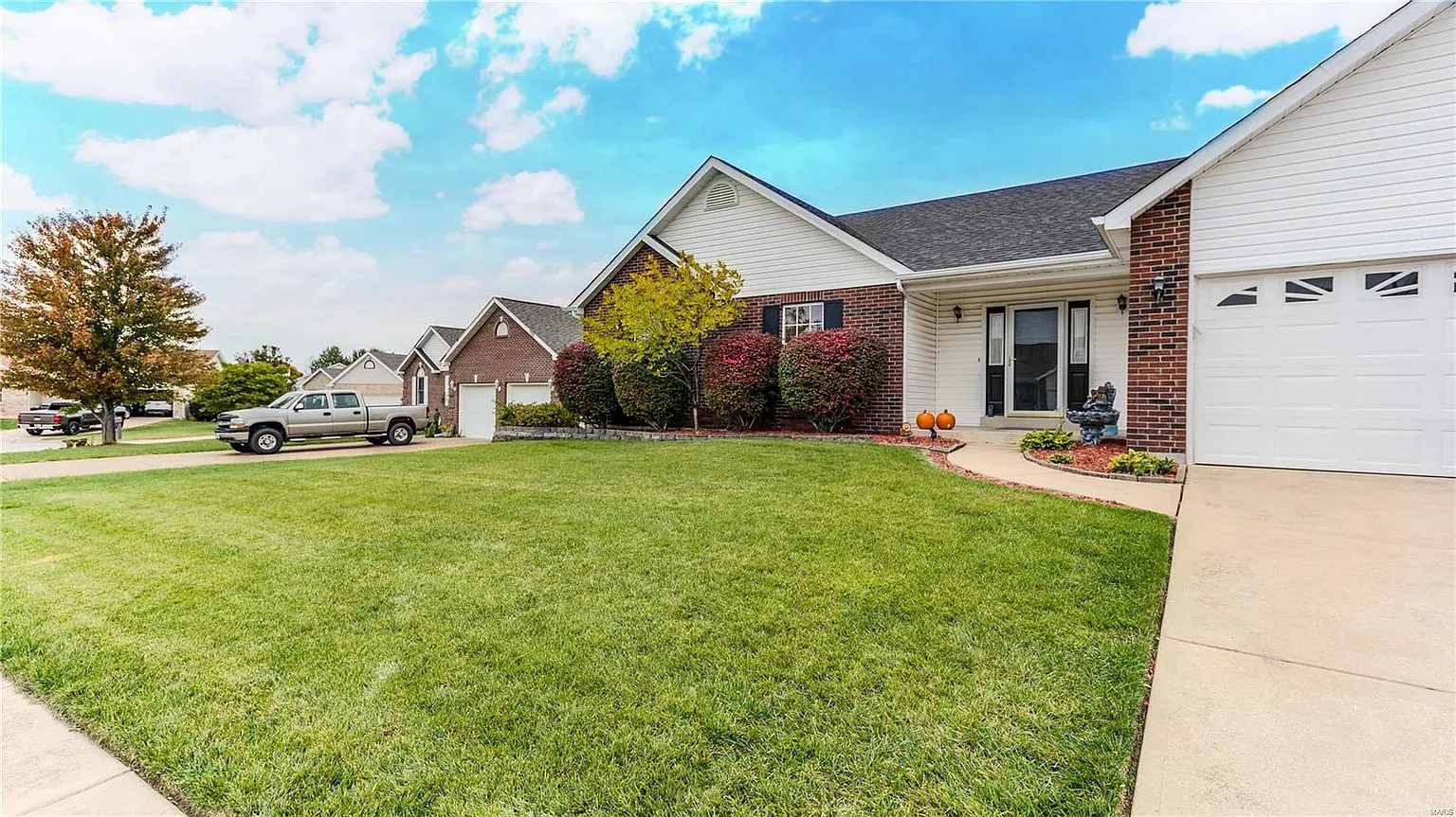 1283 Clinton Hill Ct photo 1
