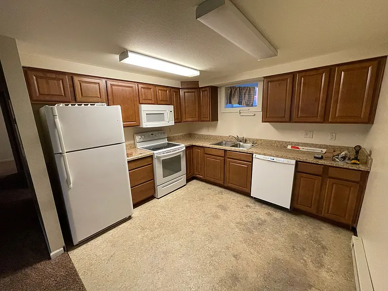 1481 Northern Ave — Photo 3