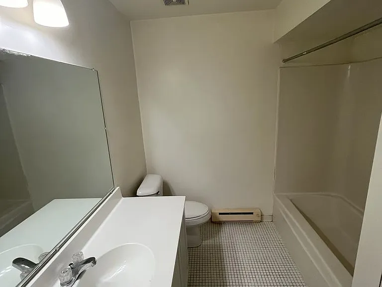 University Park Apartments near Cornell University — Photo 593