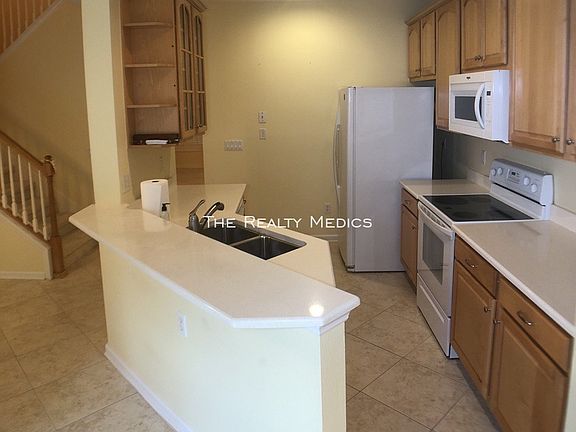 5th image of 9790 Poplar Pl