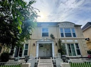 137 S Crescent Dr #5, Beverly Hills, CA 90212