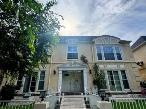 137 S Crescent Dr #5, Beverly Hills, CA 90212