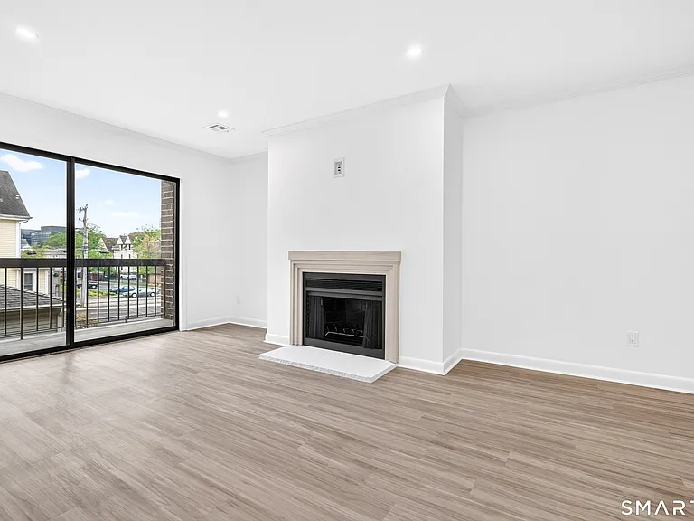 1500 Bedford St #202 — Photo 11