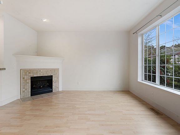 4th image of 1184 SE Alika Ave
