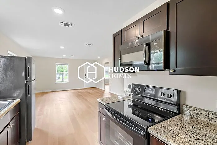 1600 Lucile Ave — Photo 6