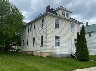 2207 N 15th St, Sheboygan Fls, WI 53083