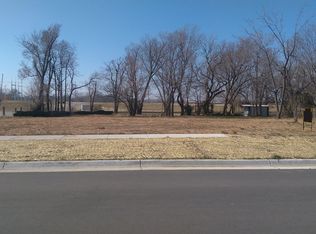 502 W 14th Ave, Winfield, KS 67156