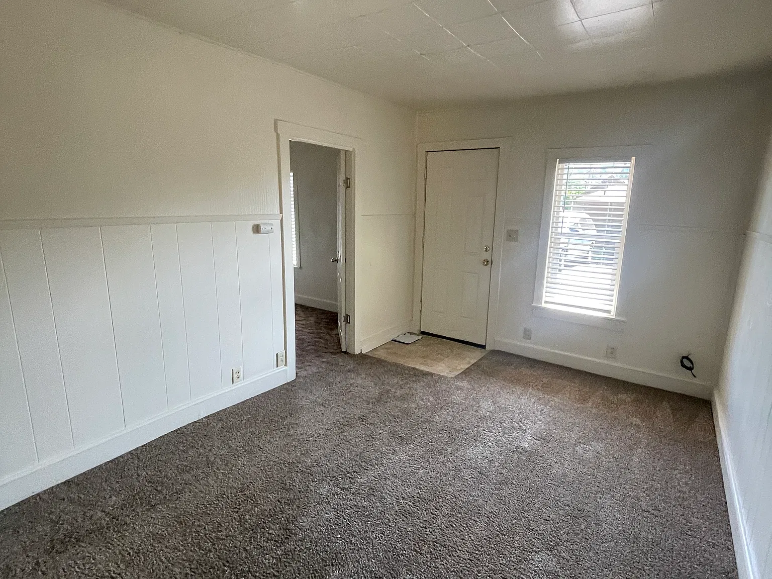 1 bed, 700 sqft, $1,000 — Photo 3