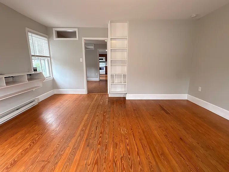 216 E Main St — Photo 5