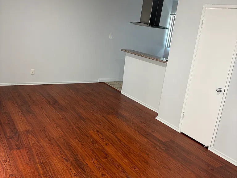 157 N Allen Ave #5 — Photo 4