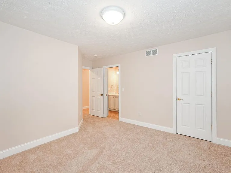 3729 Edgehill Dr — Photo 30