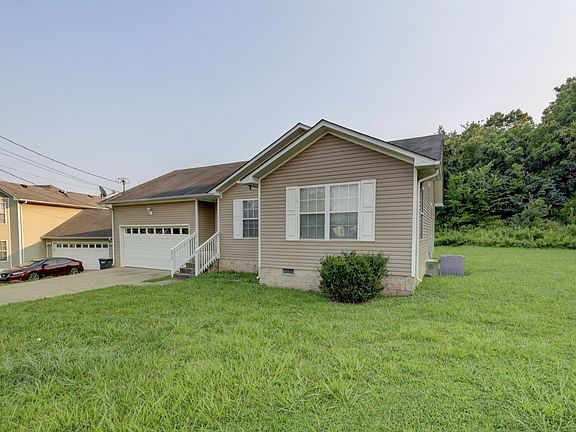 2nd image of 810 Shetland Dr